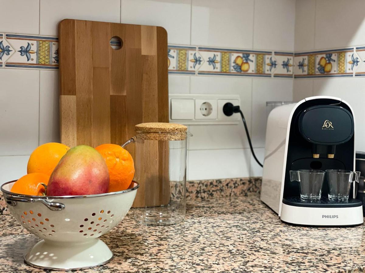 Amplio Apartamento En Pleno Corazon De Alicante Bagian luar foto