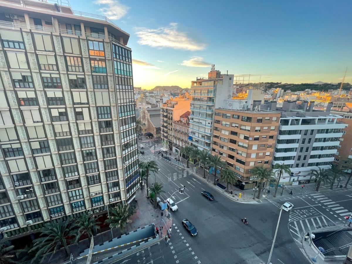 Amplio Apartamento En Pleno Corazon De Alicante Bagian luar foto