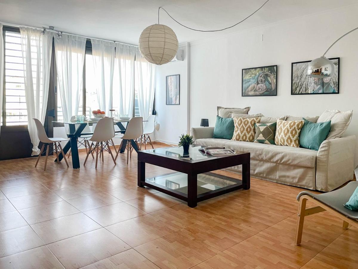Amplio Apartamento En Pleno Corazon De Alicante Bagian luar foto