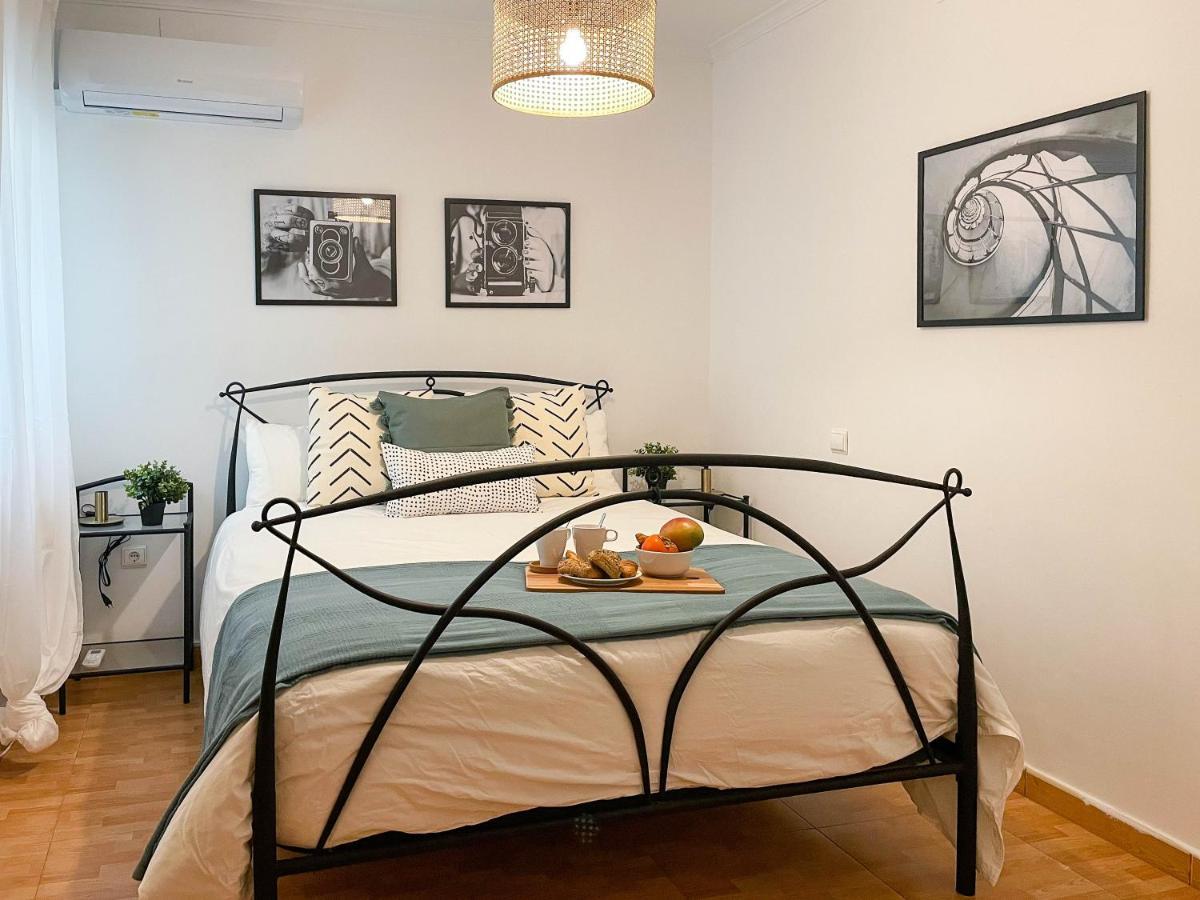 Amplio Apartamento En Pleno Corazon De Alicante Bagian luar foto