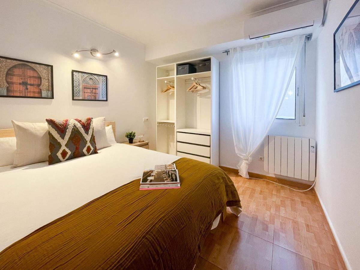 Amplio Apartamento En Pleno Corazon De Alicante Bagian luar foto
